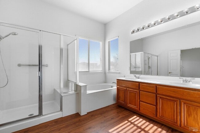 Building Photo - 139 Cedar Ridge Dr