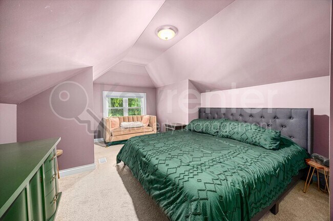 Building Photo - 4230 N Oriole Ave