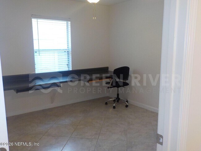 Building Photo - 1761 Oak Grove Dr S