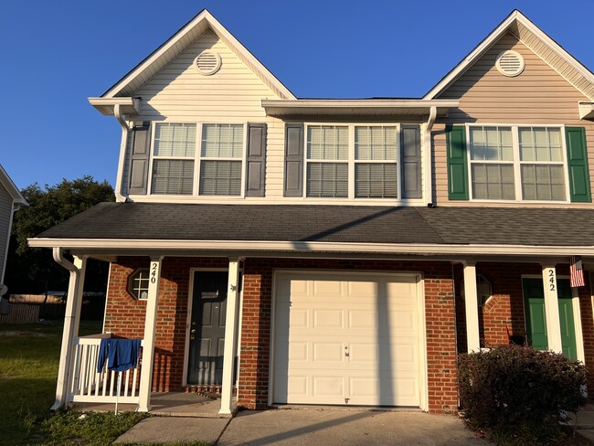 Building Photo - 240 Swaying Pine Ct