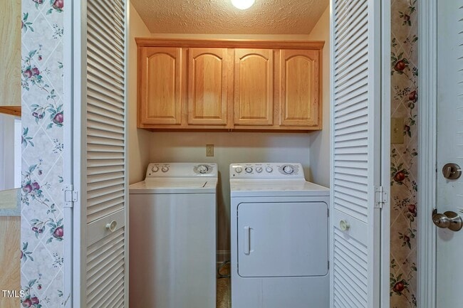 Building Photo - 4610 Linden Rd