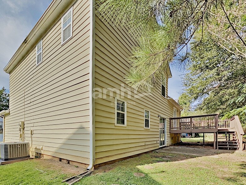 Building Photo - 32 Alston Ln SW