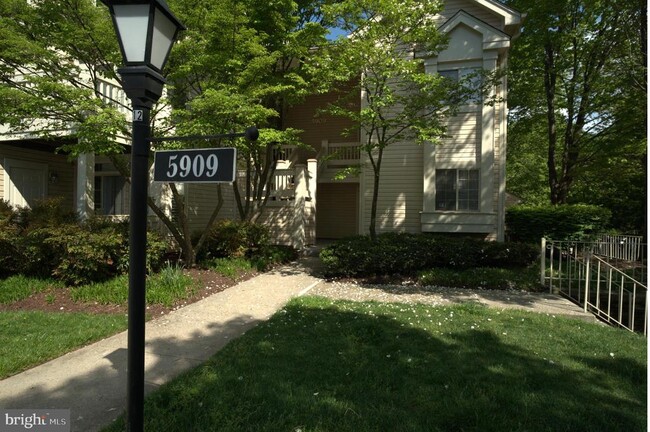 Primary Photo - 5909 Barbados Pl