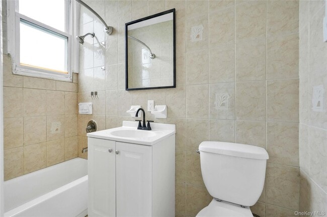 Building Photo - 71-60 69th Pl