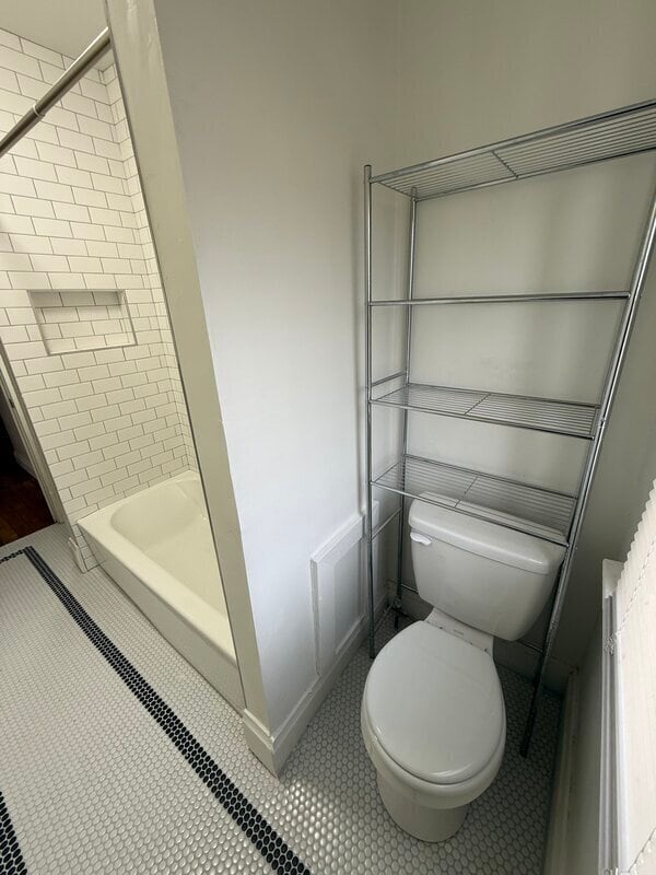 Building Photo - 458 E Sycamore St