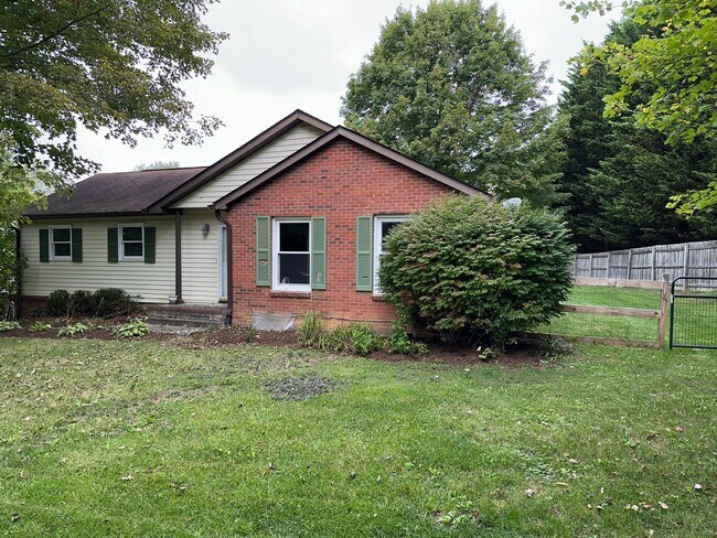Primary Photo - Updated 3 Bedroom 2.5 Bath Home on Hardwoo...