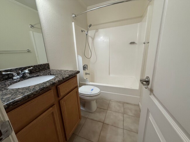 Building Photo - Perfect 1BD Condo in Clairemont with Parki...