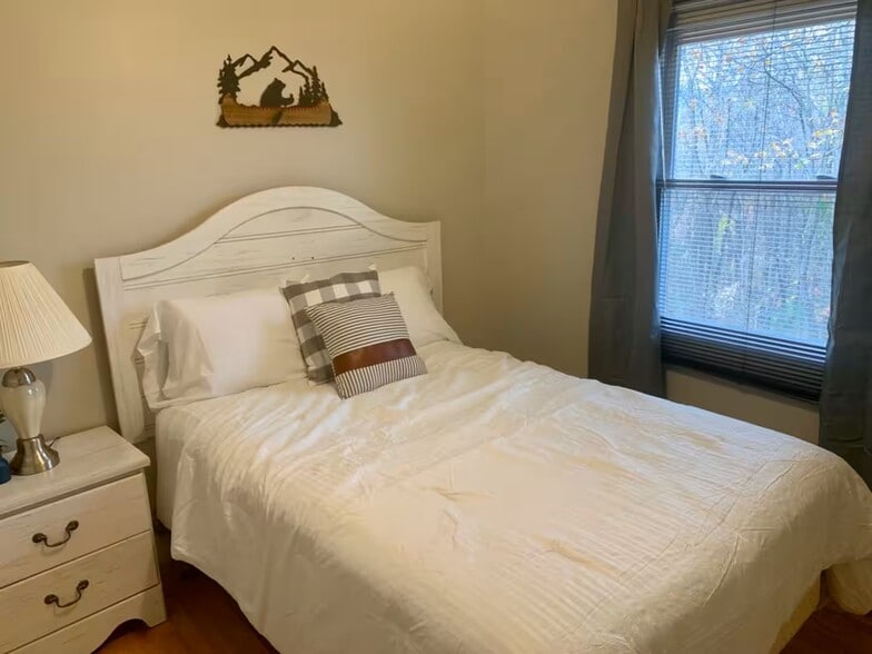 Building Photo - 621 Durrett Town Rd