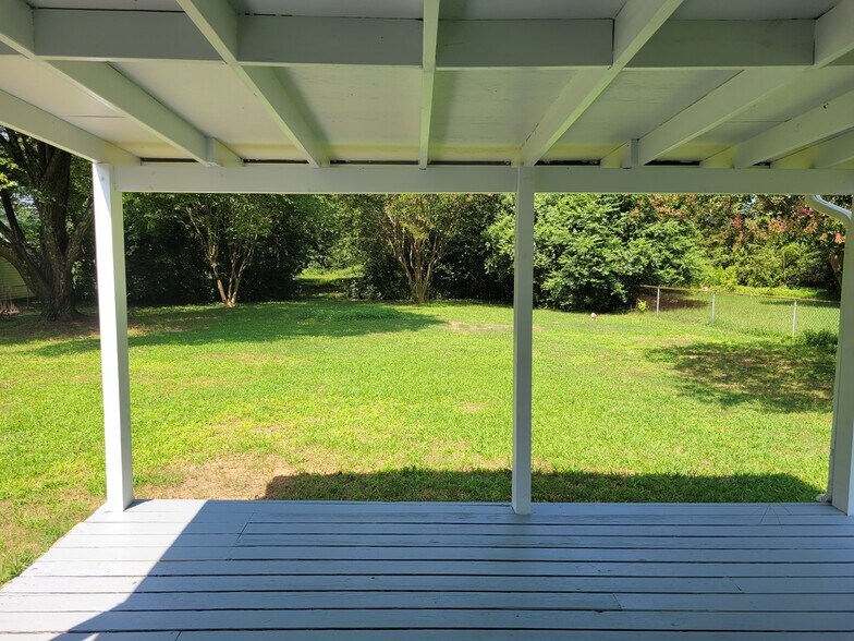 Building Photo - 21612 Hudson St