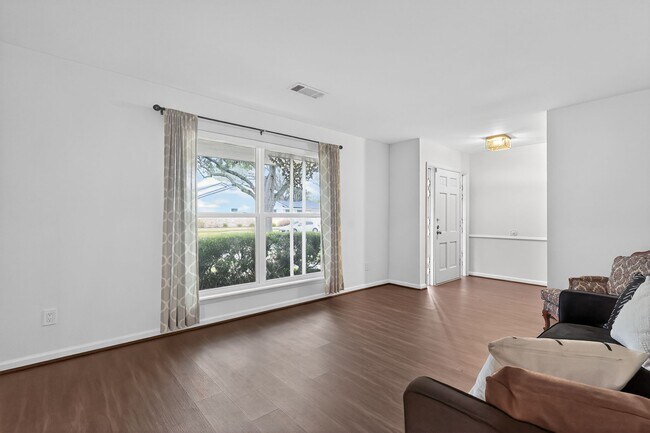 Building Photo - 6031 Rutherglenn Dr