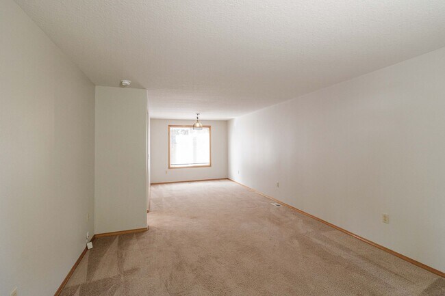Building Photo - Spacious 4 Bedroom Home | 2,116 SF | Great Room with Fireplace | Fenced Backyard & 2-Car Garage