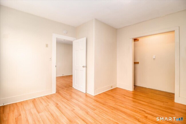 Building Photo - 17 Church St