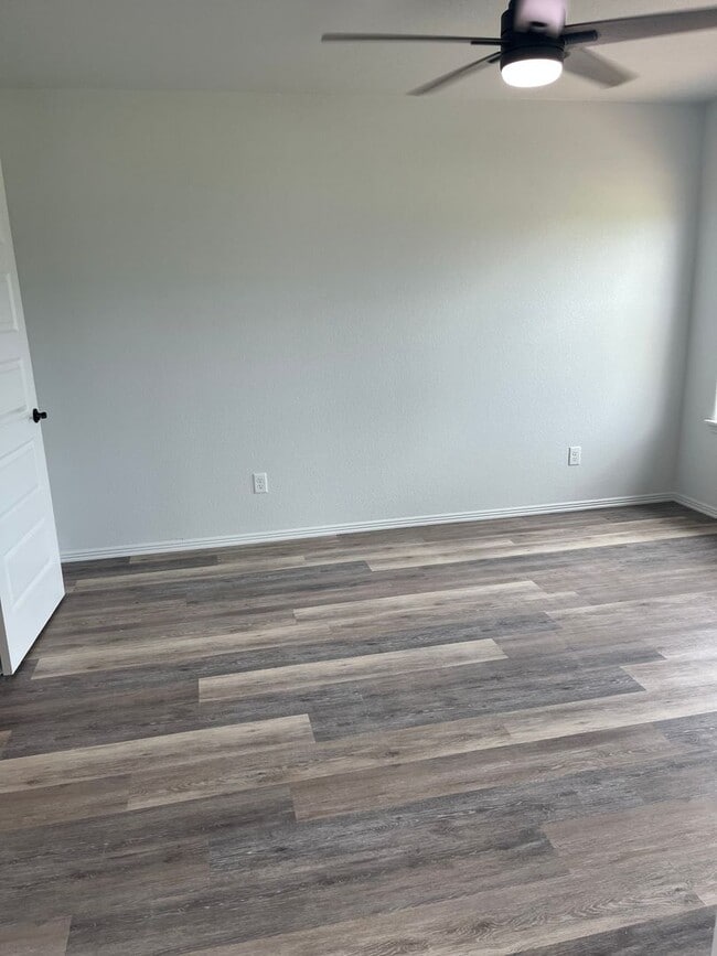 Building Photo - COX-NORTHRIDGE DR-2