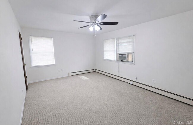 Building Photo - 14 Upland Dr