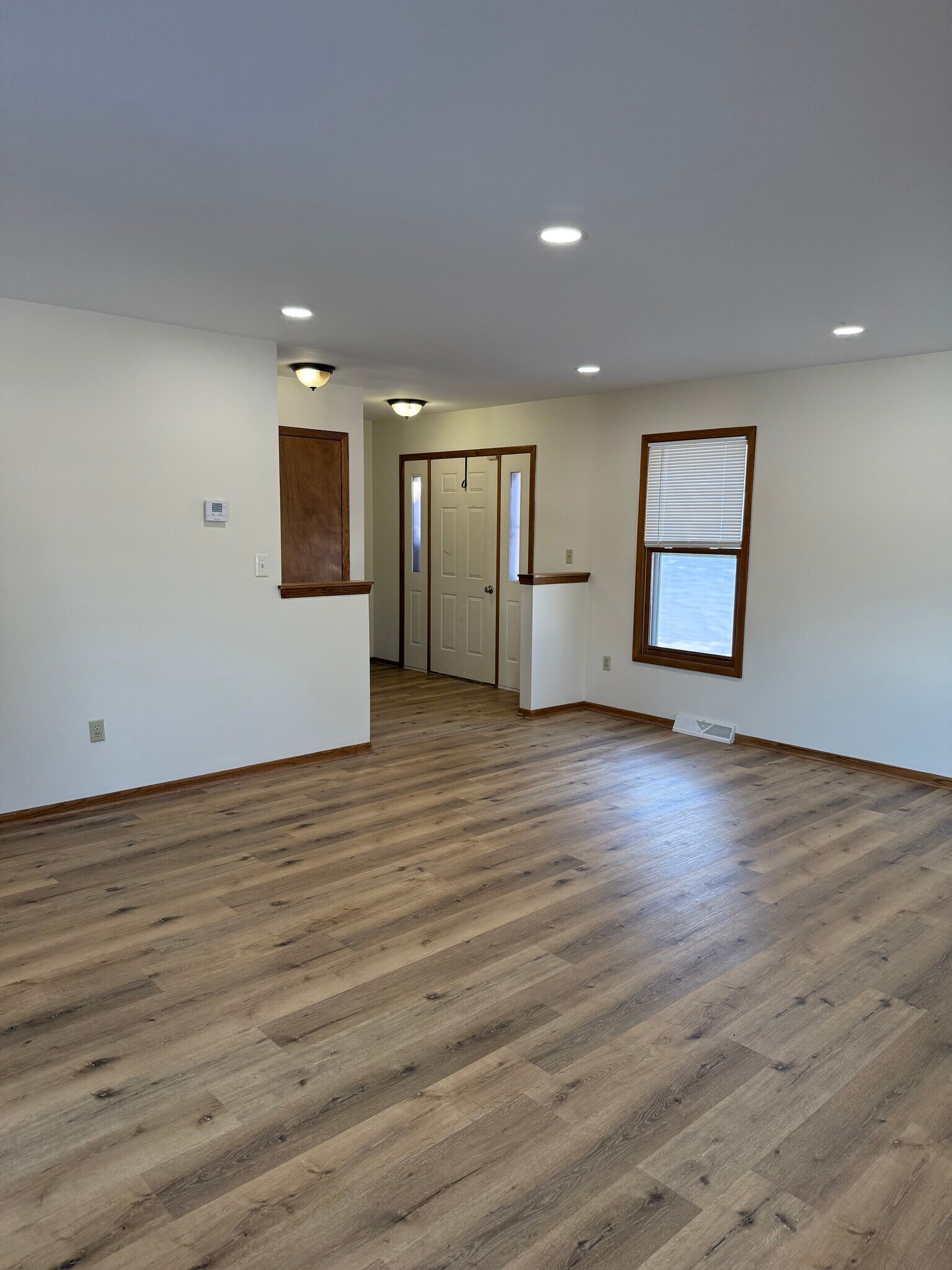 Living Room - 440 Hi View Dr