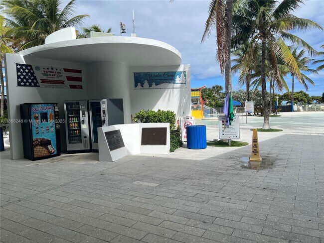 Building Photo - 9241 Collins Ave