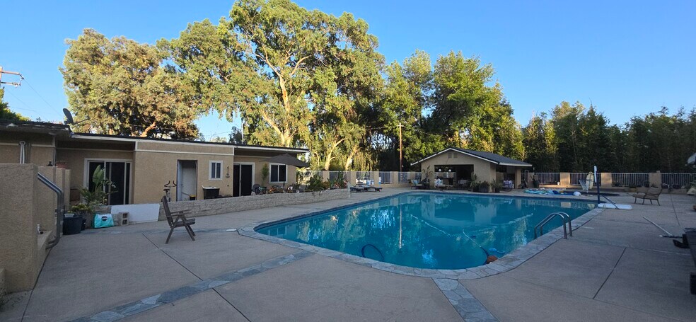 Building Photo - 3803 Lightning Ridge Way