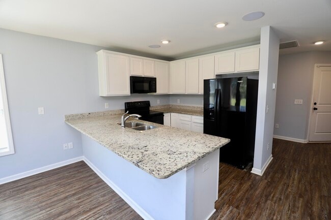 Building Photo - 1009 Providence Plantation Dr