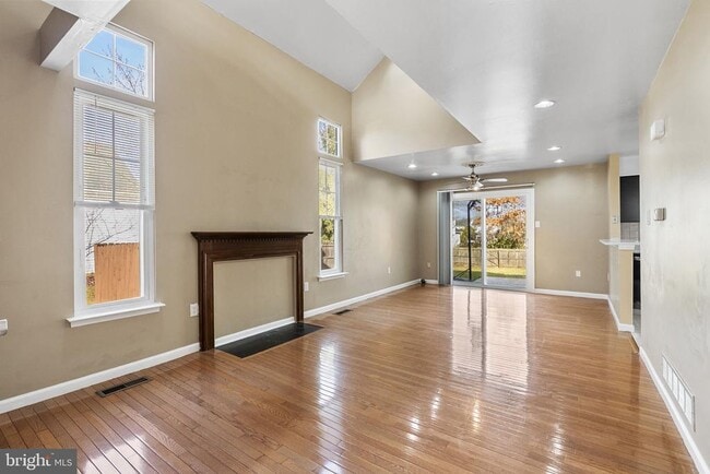 Building Photo - 2673 Jean Dr