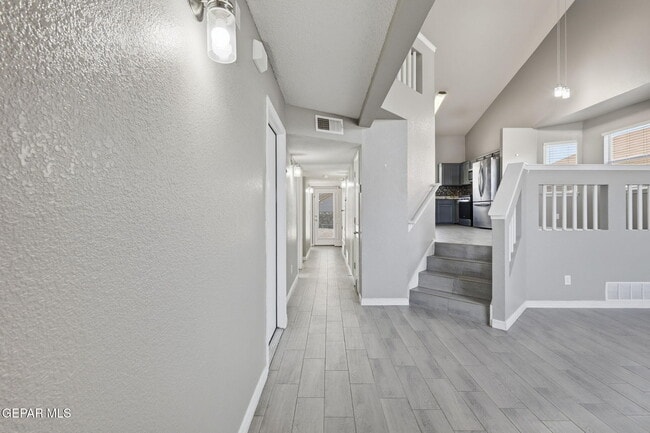 Building Photo - 2913 Pino Blanco Pl