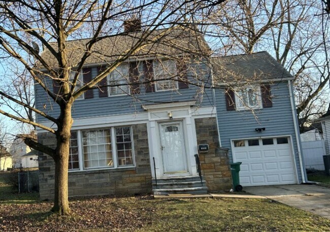 Building Photo - Maple Heights Area - 3 Bedroom Single Family Home