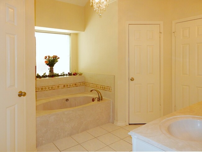 Building Photo - 16611 Colony Terrace Dr