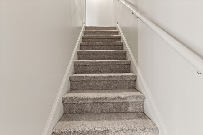 Building Photo - 2BR Townhome Near Camp Lejeune