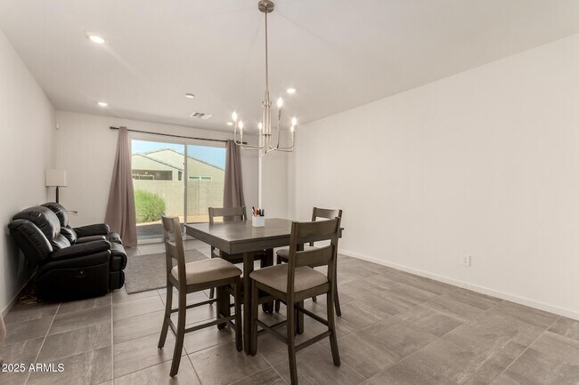 Building Photo - 3022 Hayden Rose Ave