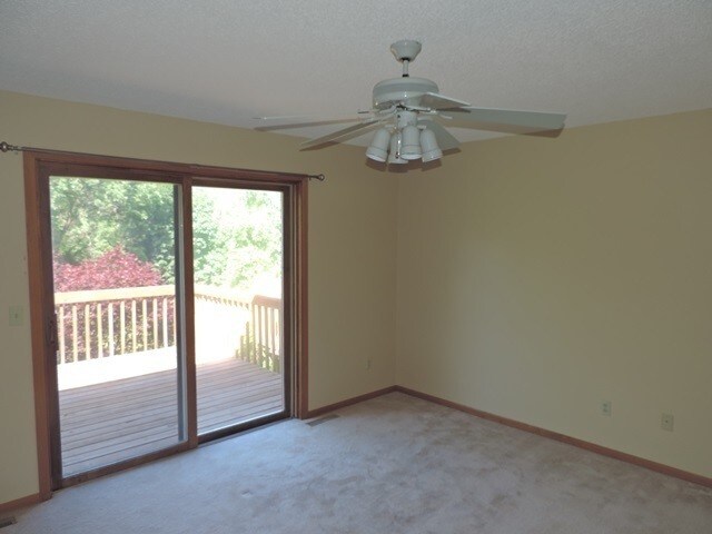 Building Photo - SUBLEASE AVAILABLE NOW