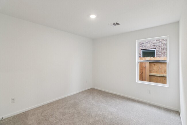 Building Photo - 28727 Texas Plns Dr