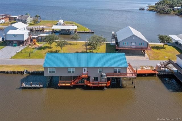 Primary Photo - 7230 Pirates Cove