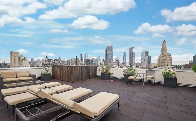 Building Photo - 110 4th Ave