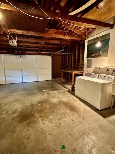 Building Photo - 310 Deerfield Dr