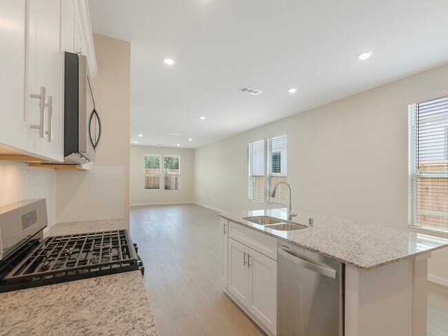 Building Photo - 15881 Blass Vly Dr