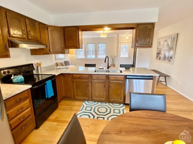 Building Photo - 62 Mahican Manor