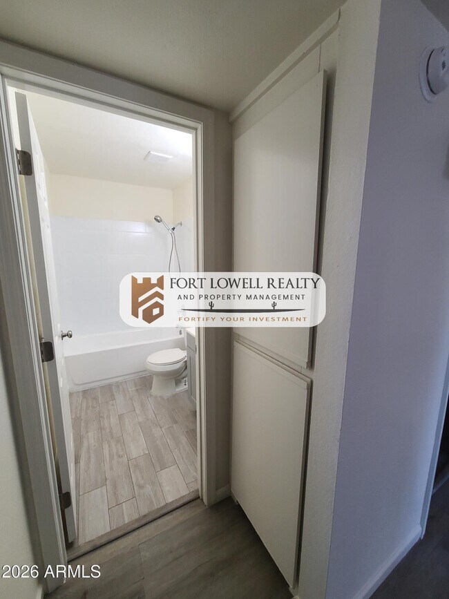 Building Photo - 11350 W Tennessee Ave