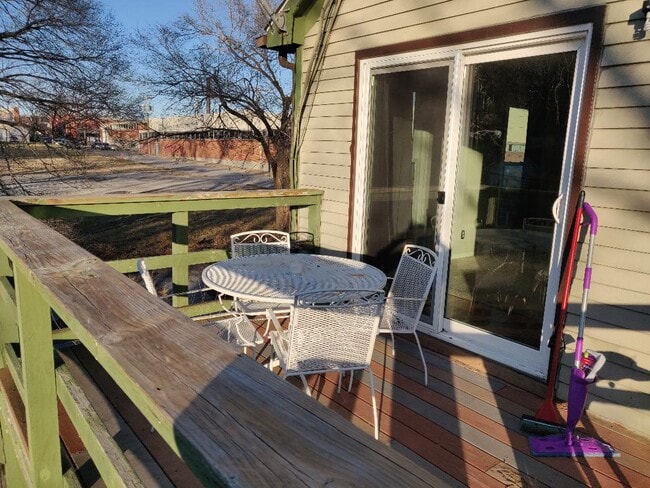 back deck - 3158 Oak St
