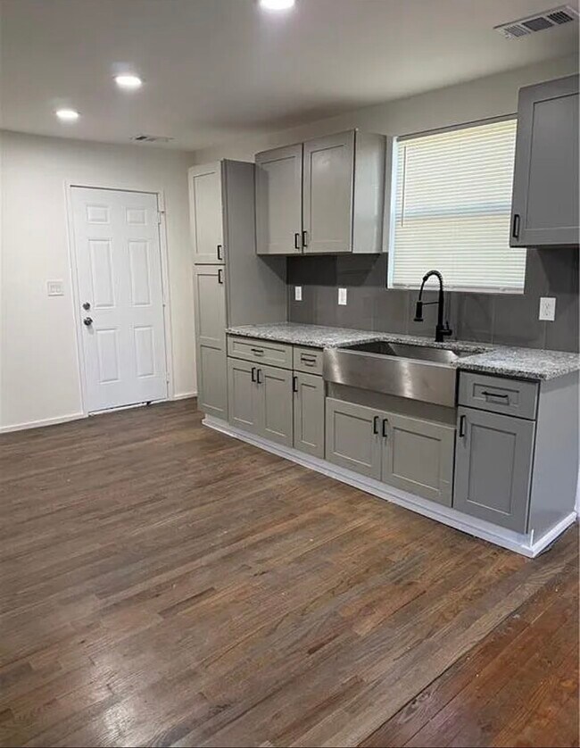 Building Photo - 3145 Locke Dr SE
