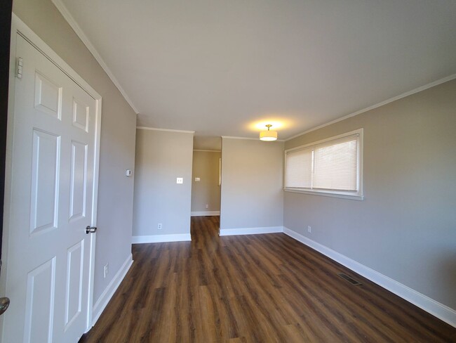 Building Photo - Beautiful Home in Charlotte NC 28216