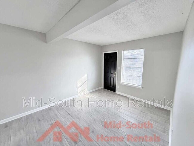 Building Photo - 139 N Claybrook St