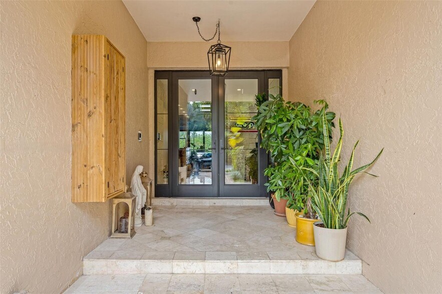 Building Photo - 6124 Paradise Point Dr