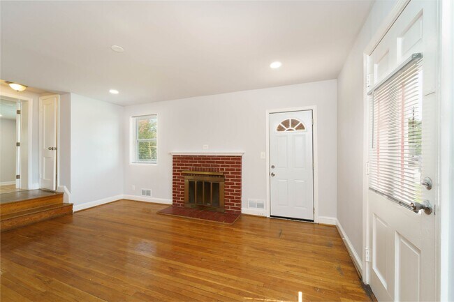 Building Photo - 10024 Lorain Ave