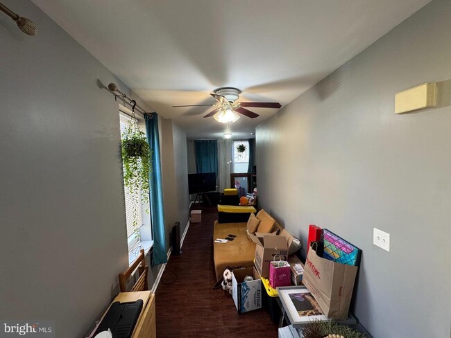 Building Photo - 422 W Huntingdon St