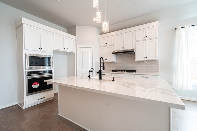 Building Photo - 24819 Yellow Spruce Cir