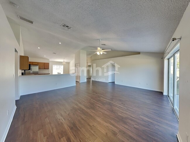 Building Photo - 1037 Sandhill St