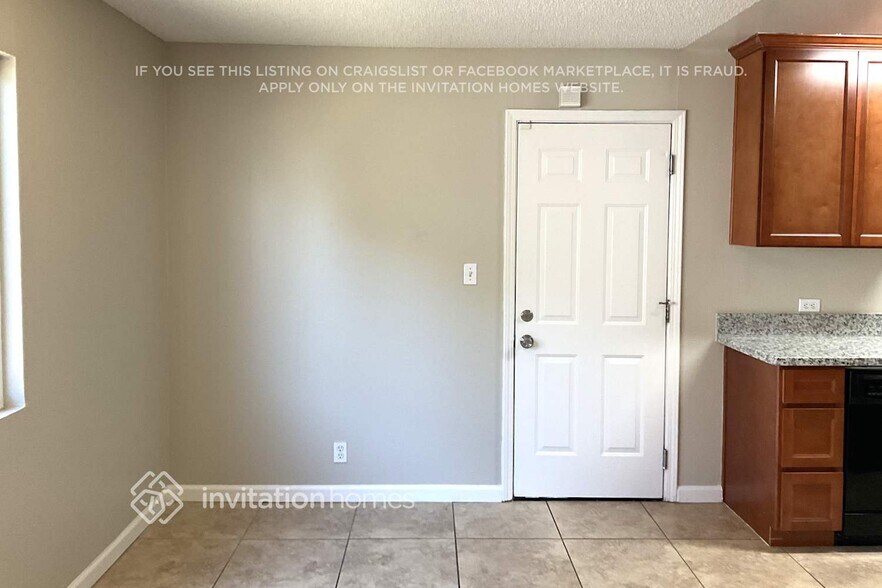 Building Photo - 525 Falcon Dr