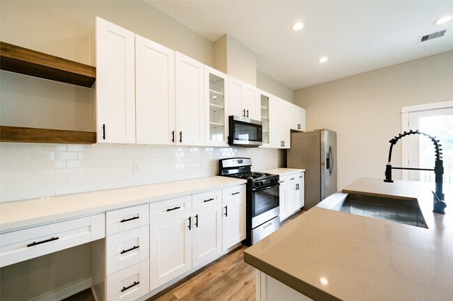 Building Photo - 11325 Stonework Garden Ln