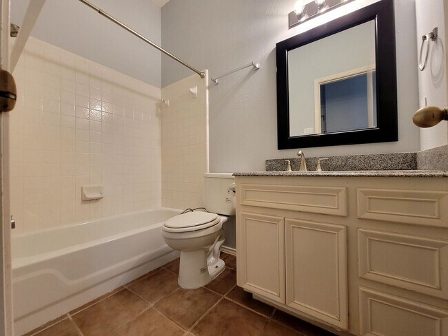 Building Photo - 722 Minturn Ln