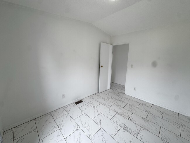 Building Photo - 2 Alta Vista Way Rd