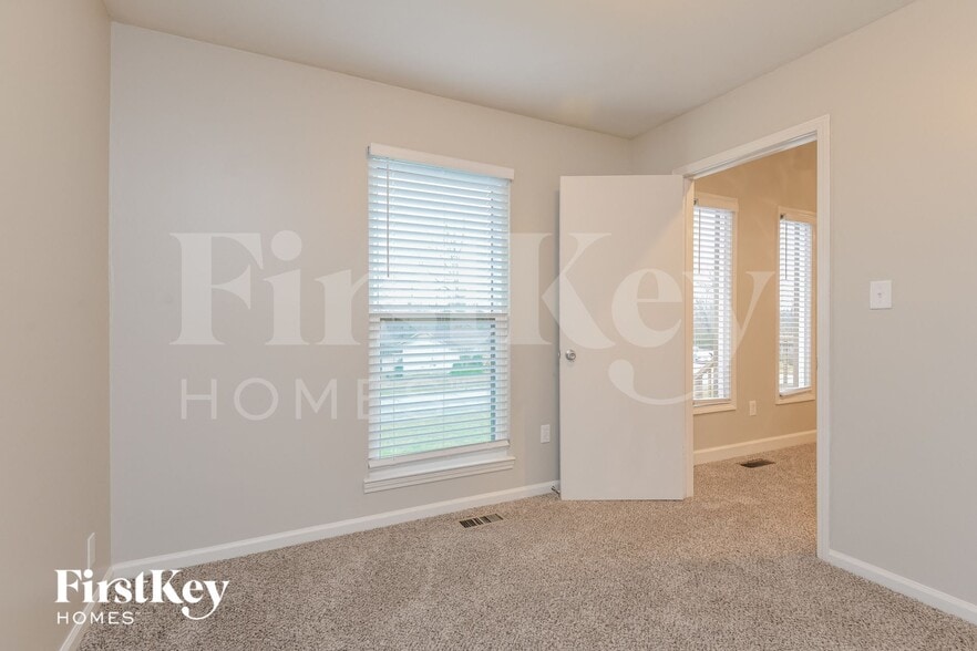 Building Photo - 109 Pinehurst Rd